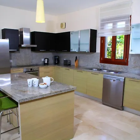 Villa Aphrodite Hills Superior Superior 0403 Air Conditioning 5 Bedrooms