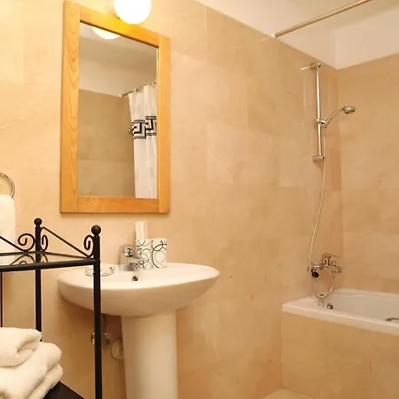 Aphrodite Hills Superior Superior 0403 Air Conditioning 5 Bedrooms Villa *